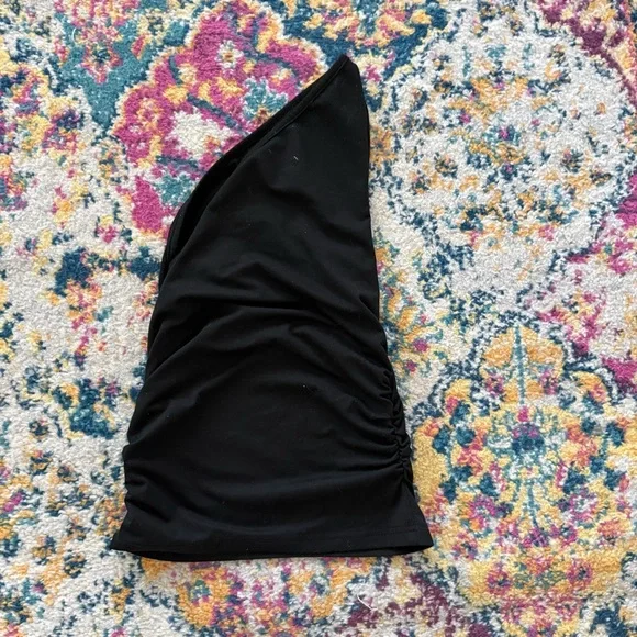 Black One Shoulder Top Minimalist Preppy - Picture 4 of 4